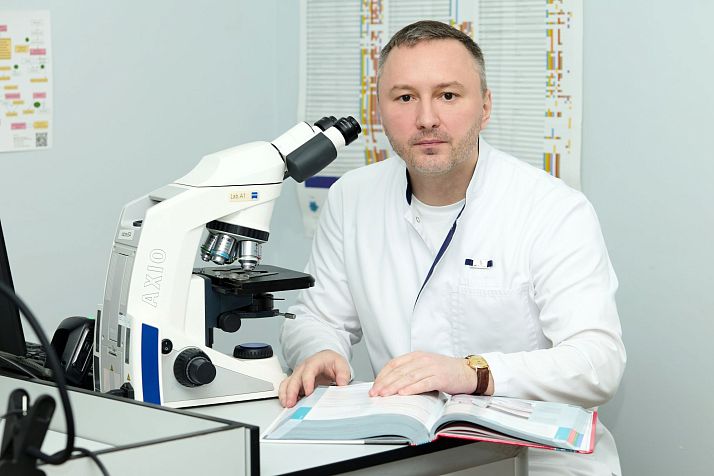 Дмитрий Буланов повышает квалификацию коллег в области кольпоскопии
